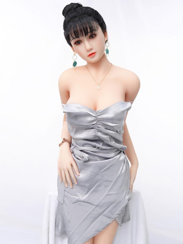Xiaohong – 5’2″ 158 cm sex doll silicon